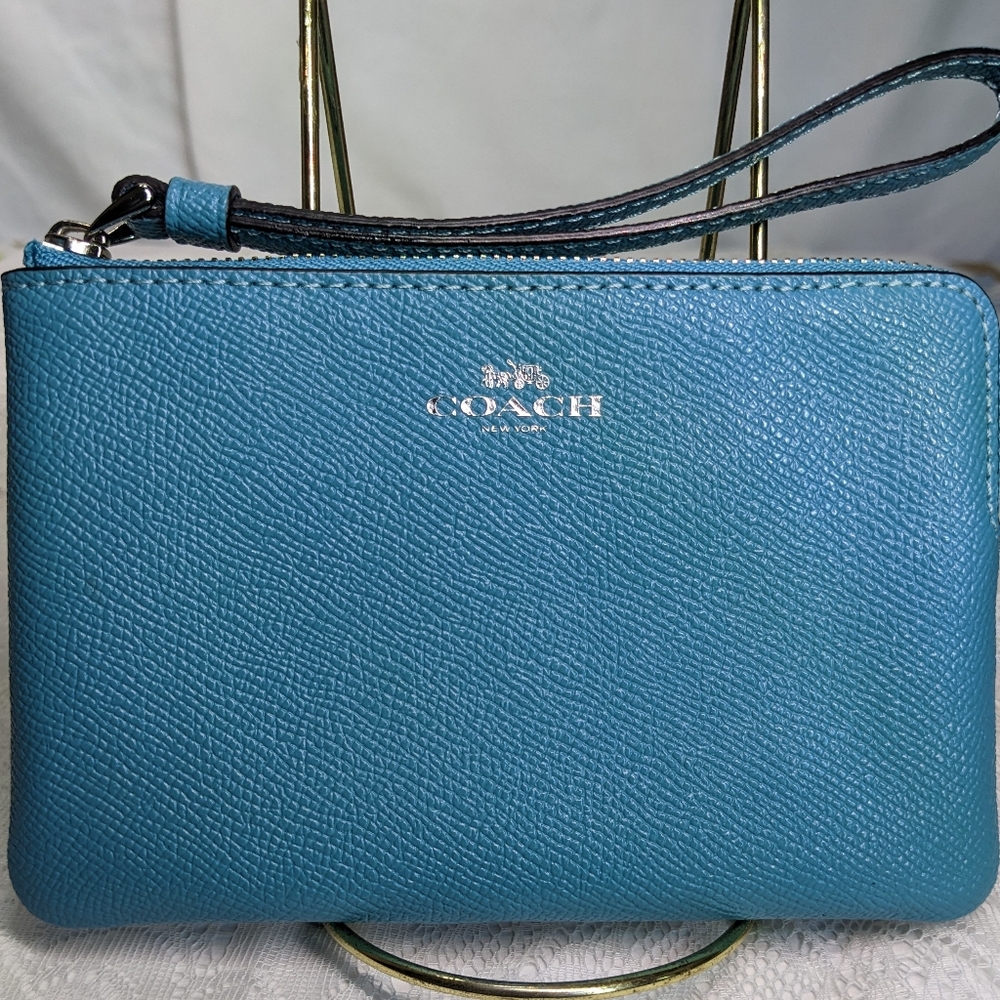 Coach Teal Crossgrain Leather Corner Zip Wristlet 2020, Style 58032, NWOT